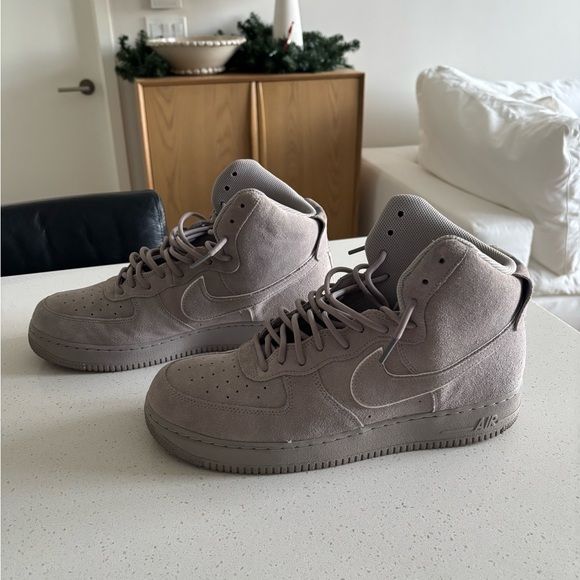 **EXCLUSIVE RARE **Air Force 1 High ‘07 LB8 Suede Atmosphere Grey - Size 12 - Picture 7 of 7